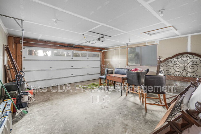Building Photo - 1525 E Woodland Dr