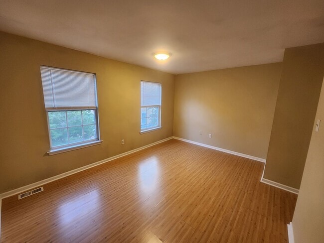 Building Photo - Patriot's Ridge 2 Bd / 1.5 Bth Condo in Ce...