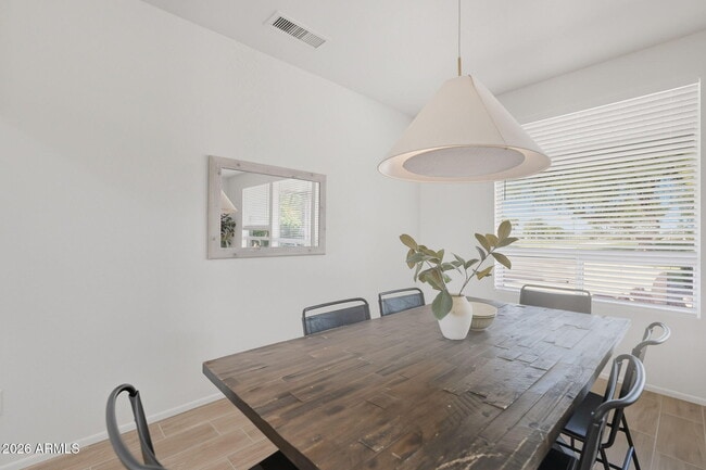 Building Photo - 22408 N Las Vegas Dr