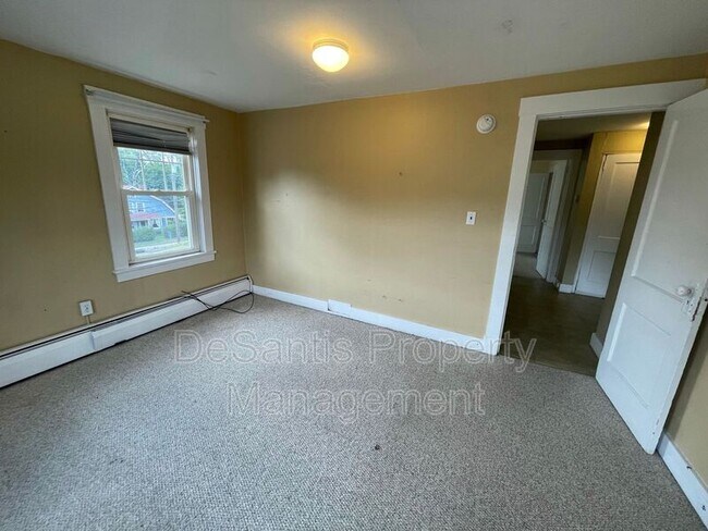Building Photo - 2473 Wildwood Rd