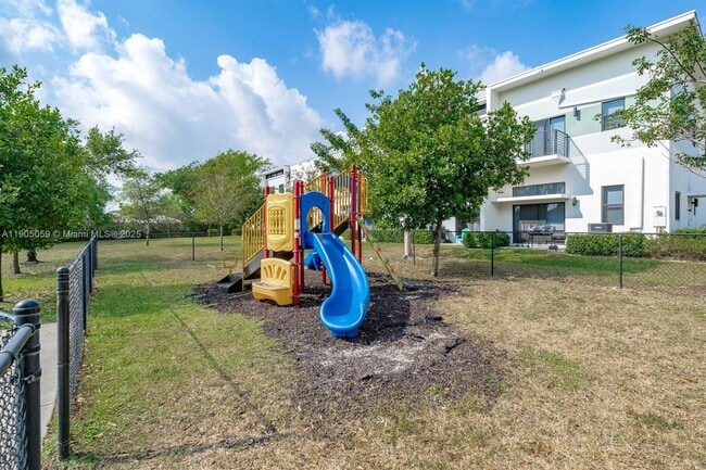 Building Photo - 813 NW 45th Terrace