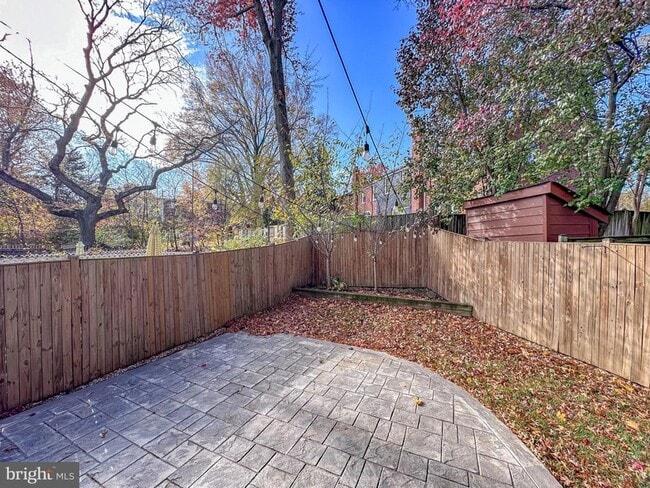 Building Photo - 226 Guthrie Ave