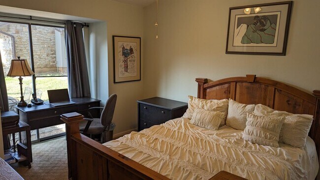 Building Photo - 100 Bay Point Dr