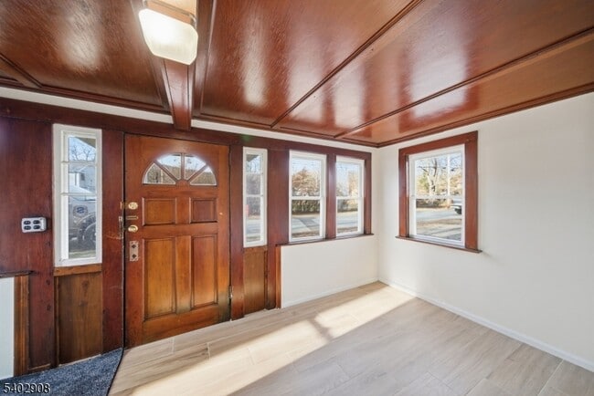 Building Photo - 75 Lakeview Terrace