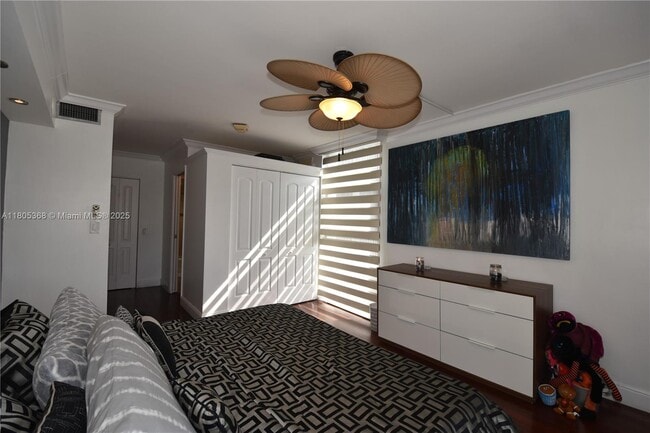 Building Photo - 3731 N Country Club Dr