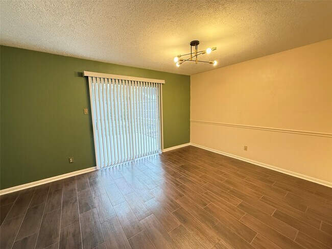 Building Photo - 16002 Havenhurst Dr