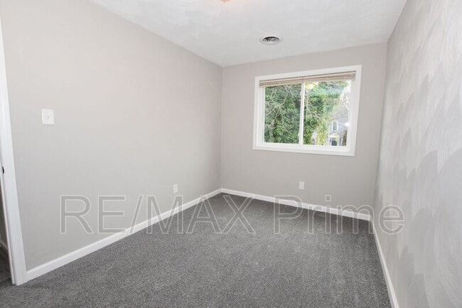 Building Photo - 1324 W 38th St