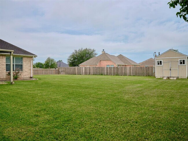 Building Photo - 10611 Alex Dr