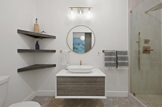 Building Photo - 510 Camino De Rancho