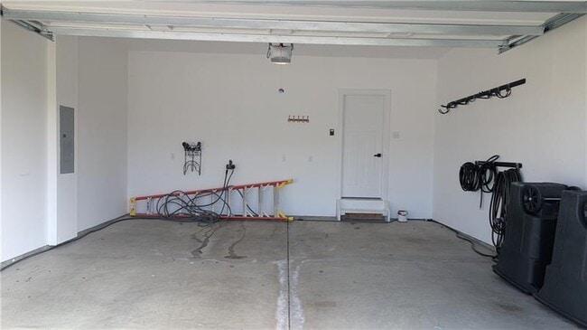 Building Photo - 170 High Pointe Dr