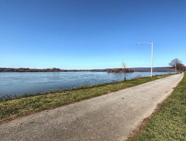 Building Photo - 1701 N Front St