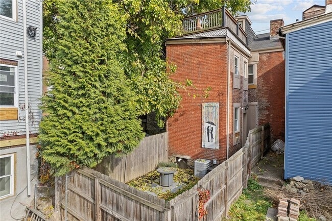 Building Photo - 1317 Sandusky St