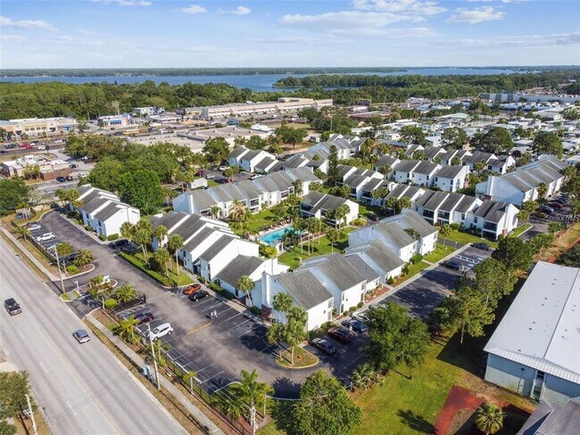 Building Photo - 726 Haven Pl