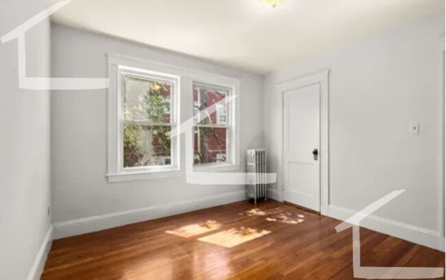 Building Photo - No Brokers Fee, In-Unit Washer and Dryer, ...