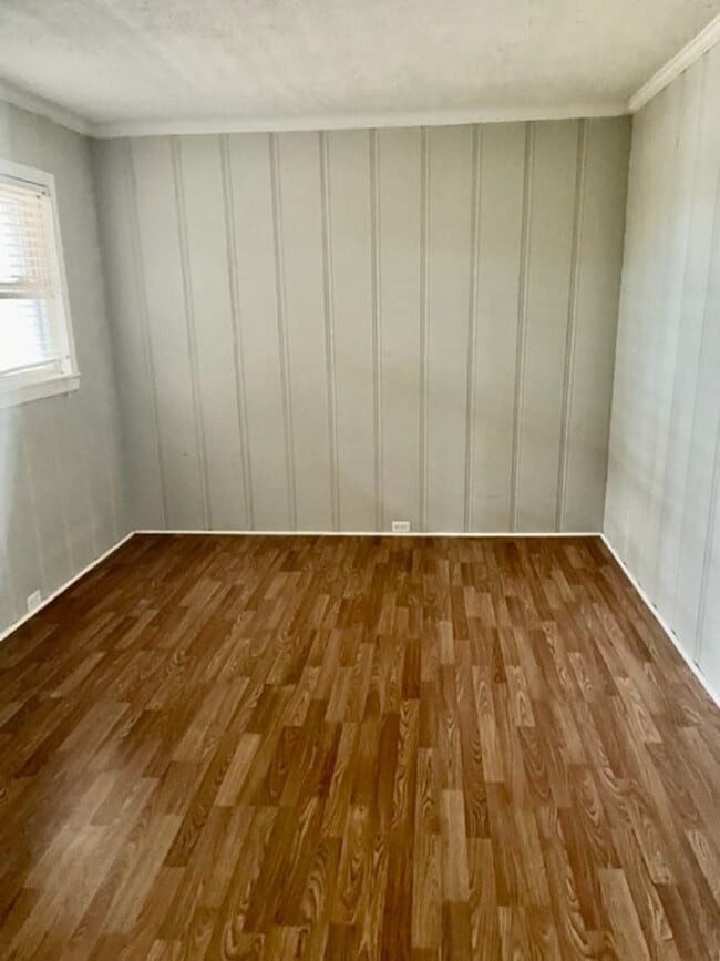 Building Photo - Welcome to this adorable 3-bed, 2-bath brick ranch, nestled in the heart of Gastonia, NC