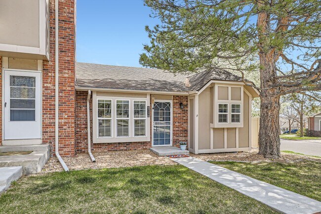 Building Photo - Evolve Real Estate: Spacious 3 Bed 3 bath ...