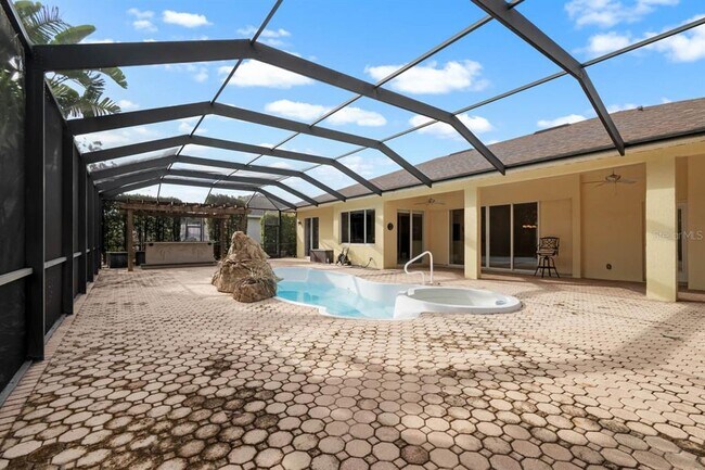 Building Photo - 3731 Gaviota Dr