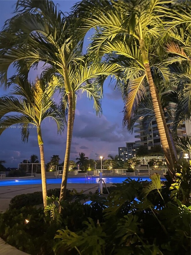 Building Photo - 1541 Brickell Ave