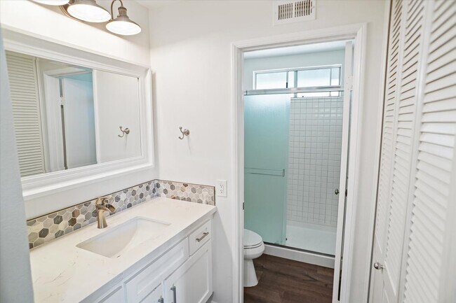 Building Photo - 27221 Camden Pl