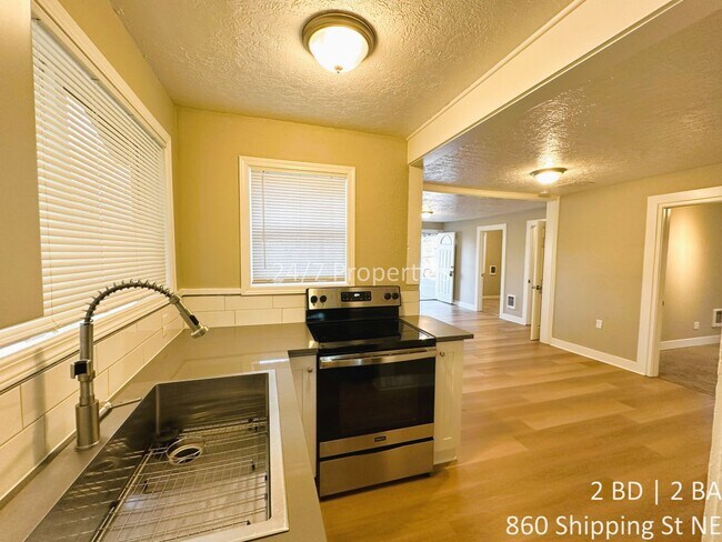 Building Photo - Charming 2 BD | 2 BA Home with A/C in Salem