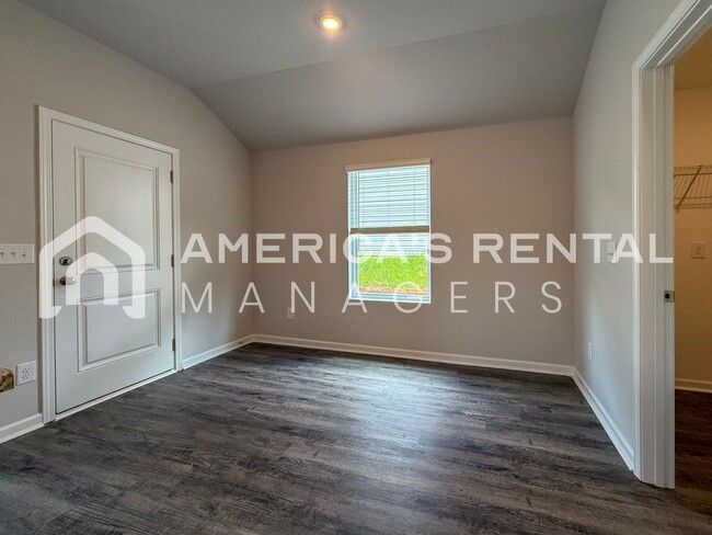 Building Photo - 470 Antler Wy