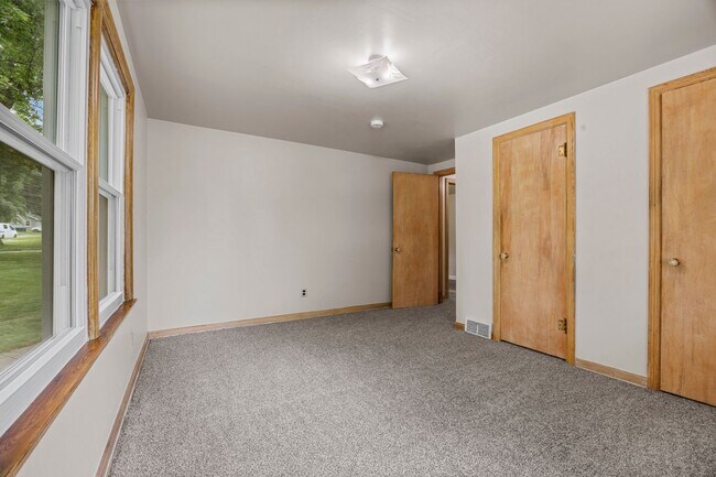 Building Photo - 4 Bedroom Remodeled with 2 Stall Detached Garage