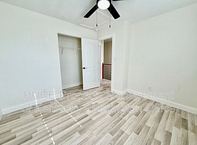 Building Photo - 305 Lake St