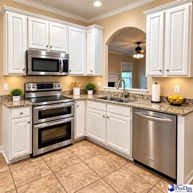 Building Photo - 2132 Sumac Dr