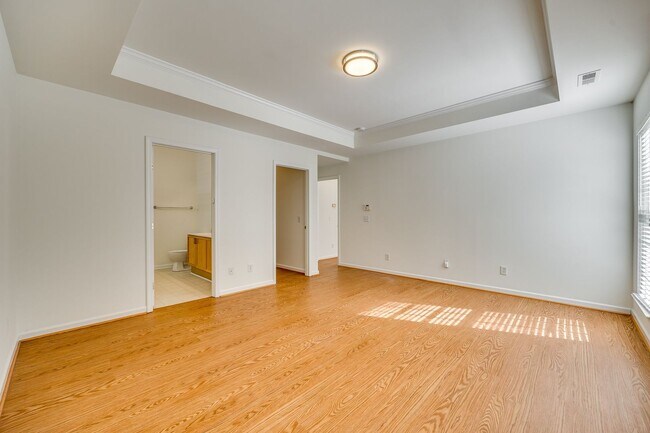 Building Photo - Beautiful 3 bedroom 2.5 bath home in Williams Glenn Community in Charlotte with Primary on the main.