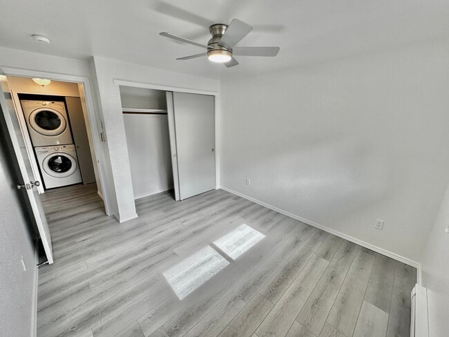 Building Photo - Newly Remodeled Top-Floor Duplex w/ Lake a...