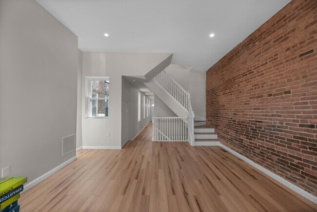 Building Photo - 121 N Patterson Park Ave