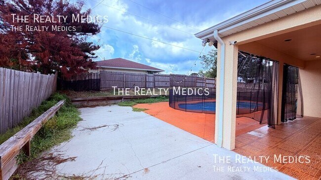 Building Photo - 795 Alcazar Ave