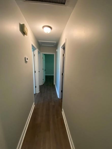 Building Photo - 902 Landview Dr