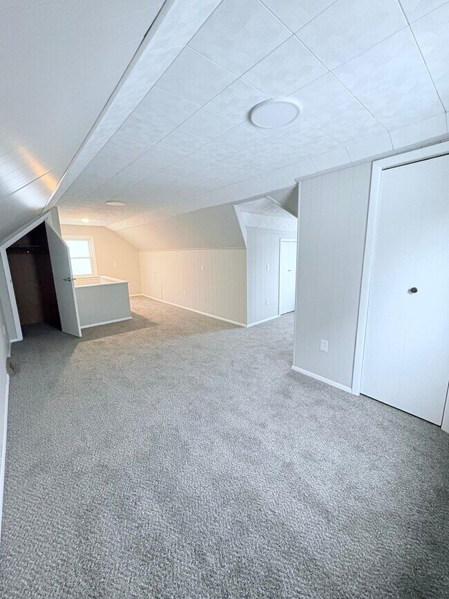 Building Photo - Newly Renovated 3BR 2BA Home w/ Garage + Washer/Dryer in the heart of Wickliffe, OH.