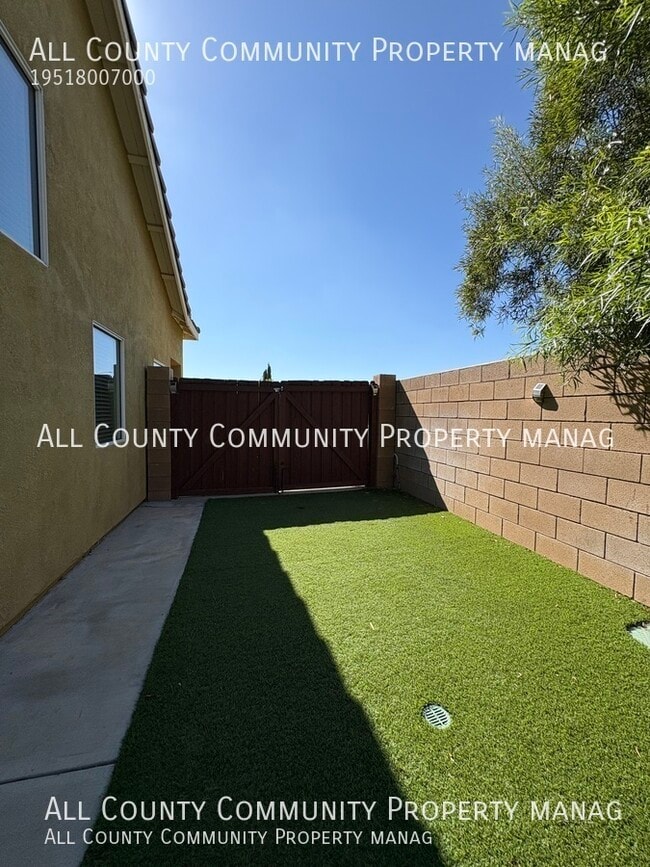Building Photo - 26836 Hanford St