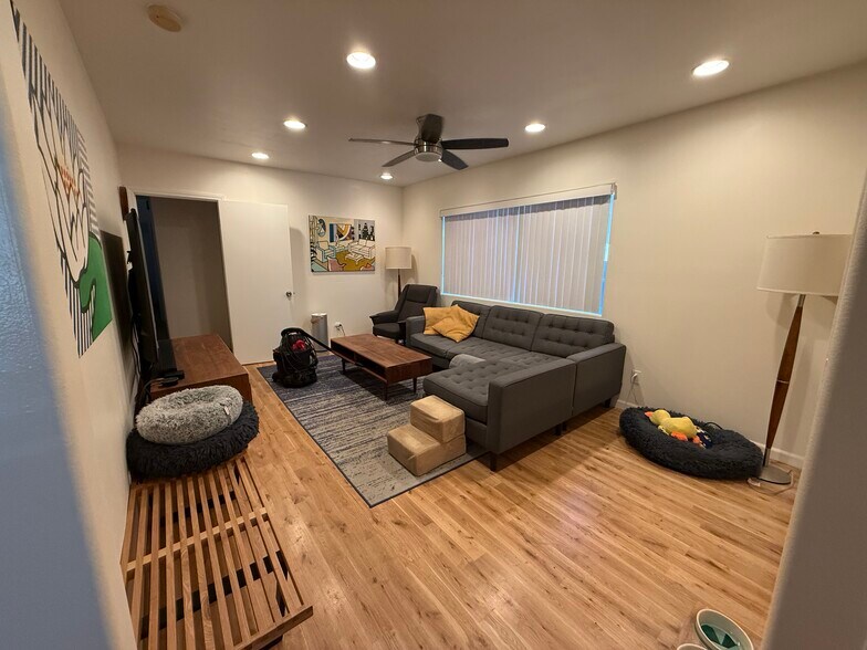 Building Photo - 4907 S Centinela Ave