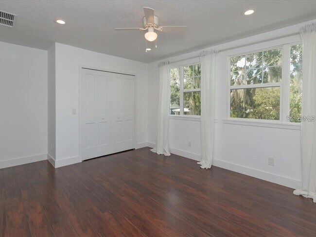 Building Photo - 1830 Staunton Ave