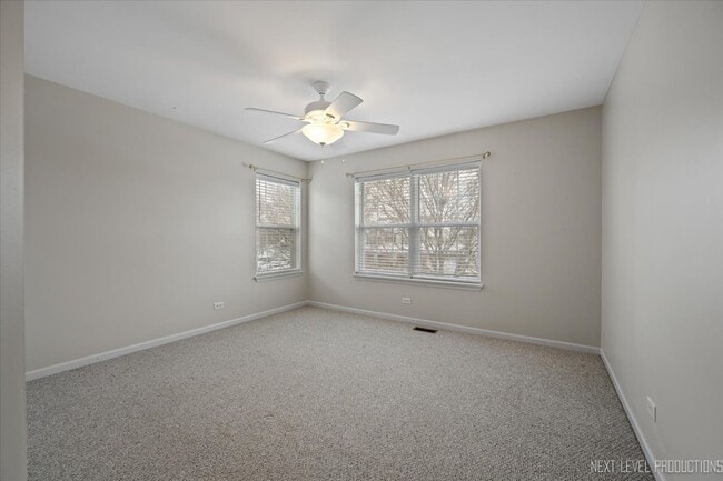 Building Photo - 706 Versailles Pkwy