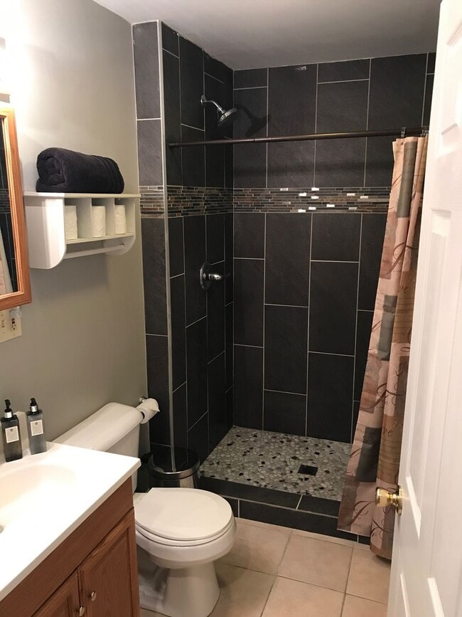 Building Photo - Modern 3 bed, 2 bath, south side flats rental
