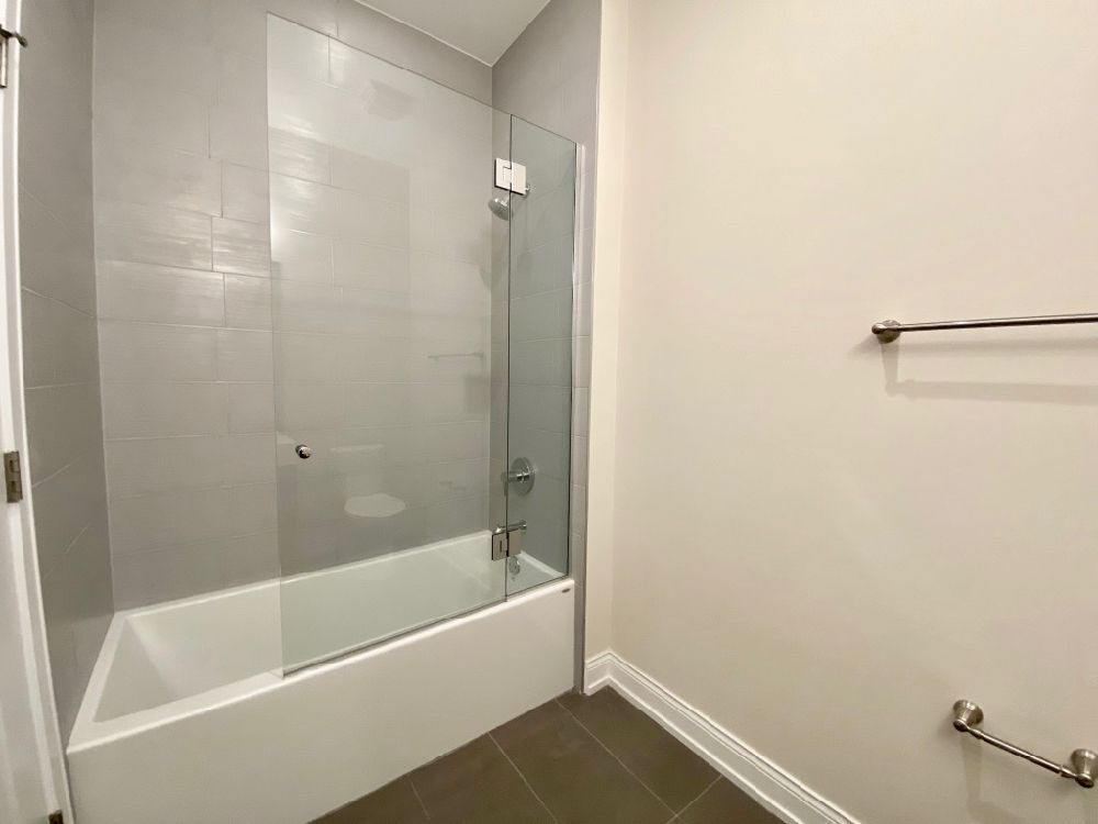 Building Photo - 317 W Evergreen Ave