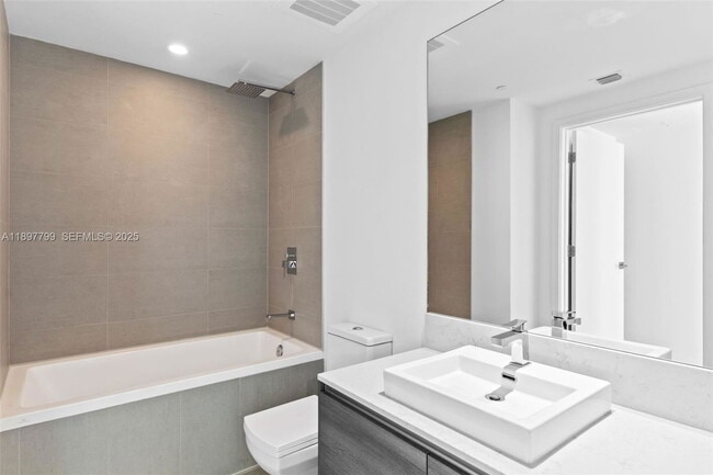 Building Photo - 1080 Brickell Ave