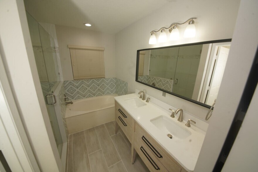 Building Photo - 5095 Rambler Rose Way