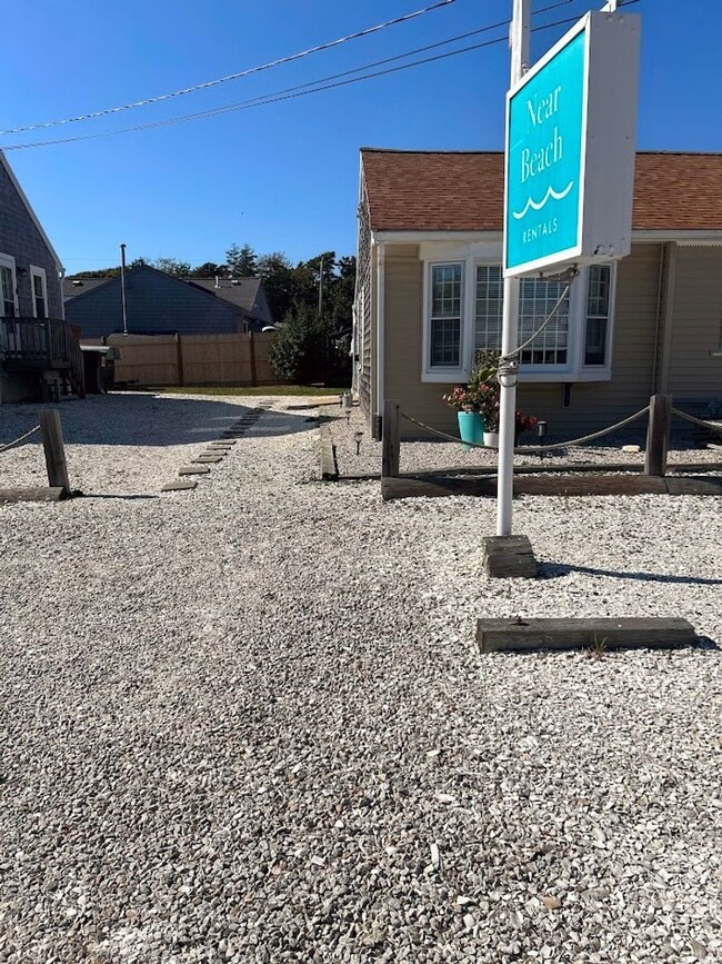 Building Photo - Studio Unit in Dennis Port Ma.