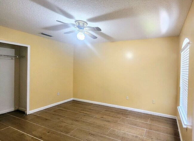 Building Photo - 4114 Pebble Brooke Circle South