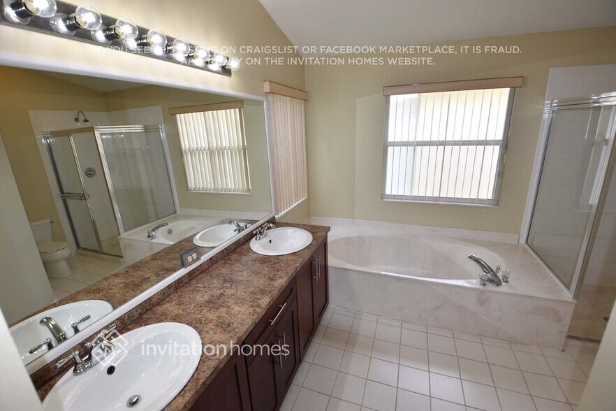 Building Photo - 7640 Colony Palm Dr