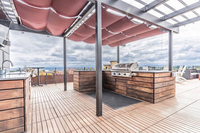 Building Photo - 1717 22nd Ave