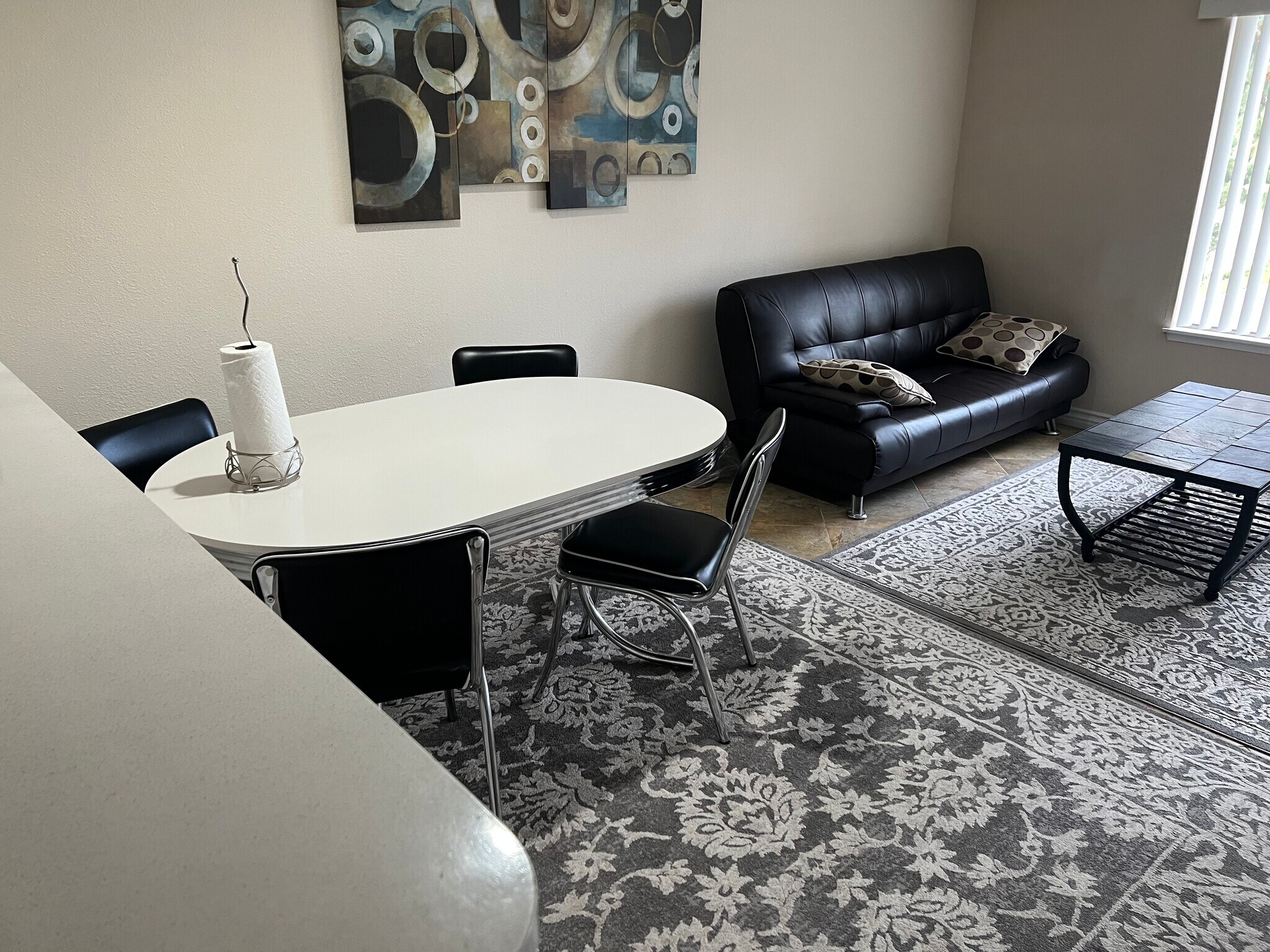 Building Photo - 8889 Caminito Plz