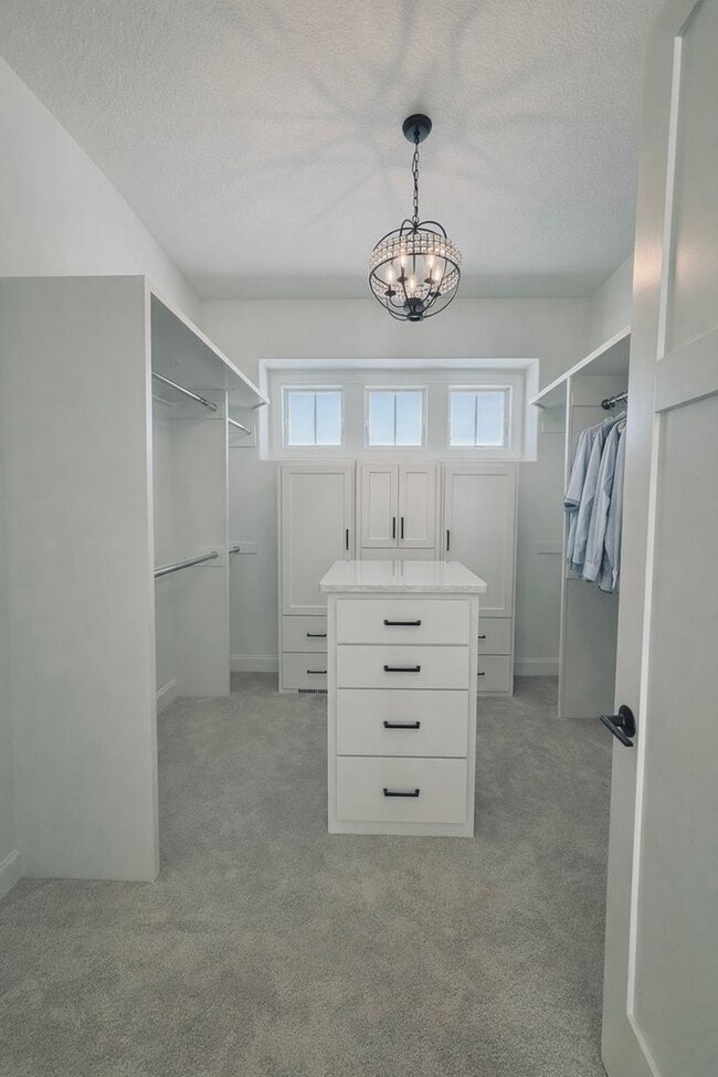 Building Photo - MUST SEE!  Gorgeous - Fully Furnished - New Construction Home in Delano.  No Detail Left To Be De...