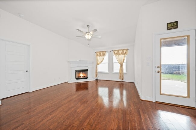 Building Photo - 422 Stoneridge Dr