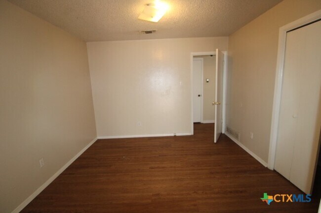 Building Photo - 603 Westview Cir